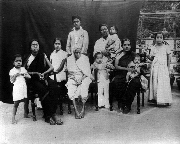 MUDHOLKAR FAMILY low
