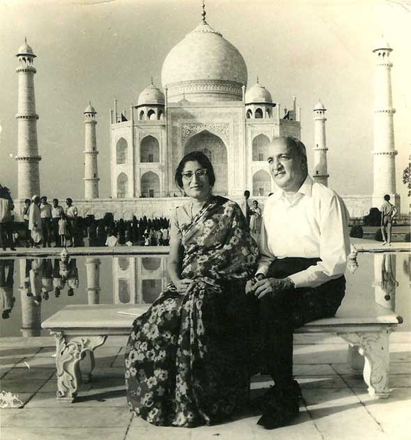 At the Taj Mahal low