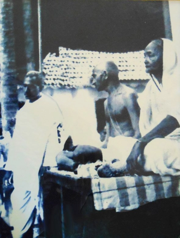 Krishna with gandhiji