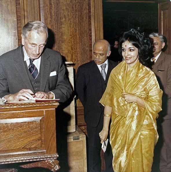 RukminiWithMountbatten low